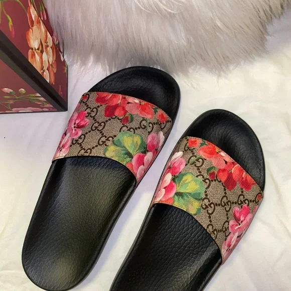 Gucci GG Blooms Supreme floral slide sandal - Picture 2 of 4
